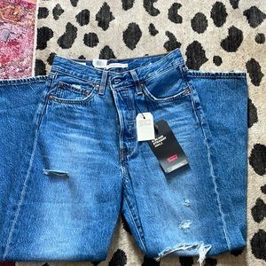 Levis rib cage straight ankle jeans new with tags! Never worn!